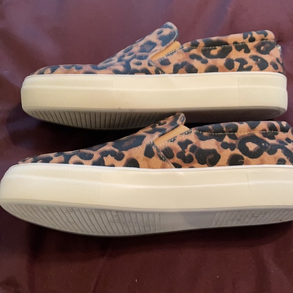 Shoes - Picture 4 of 4